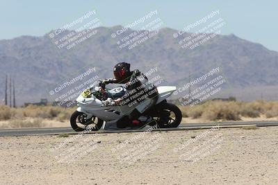 media/Apr-20-2025-CVMA (Sun) [[39090e8767]]/Race 11-500-350 Supersport (Holeshot)/